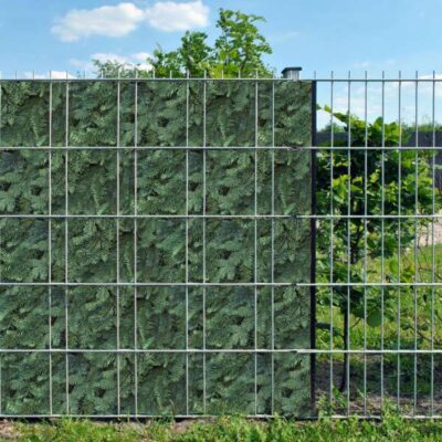 Tannenzweige Optik – Grüner bedruckter Sichtschutz für Doppelstabmattenzaun | 26 m Rolle | UV-beständig, windfest & blickdicht | Hochwertiges PES-Textilgewebe